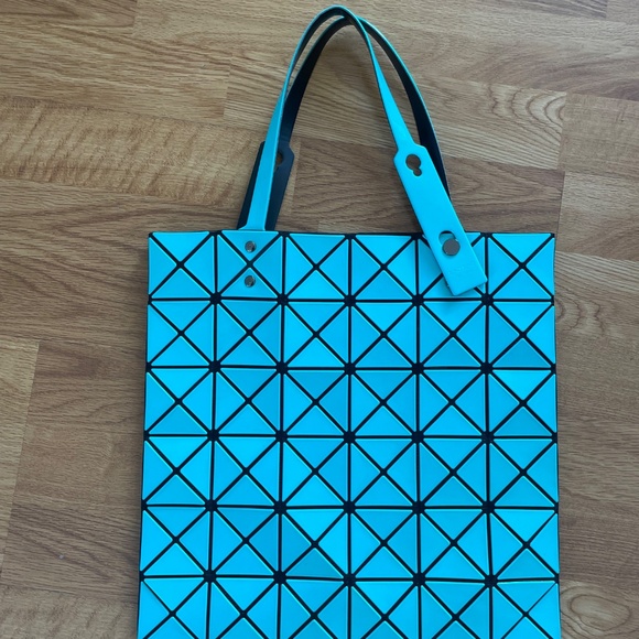 Mint Green Bao Bao Tote - Picture 4 of 5